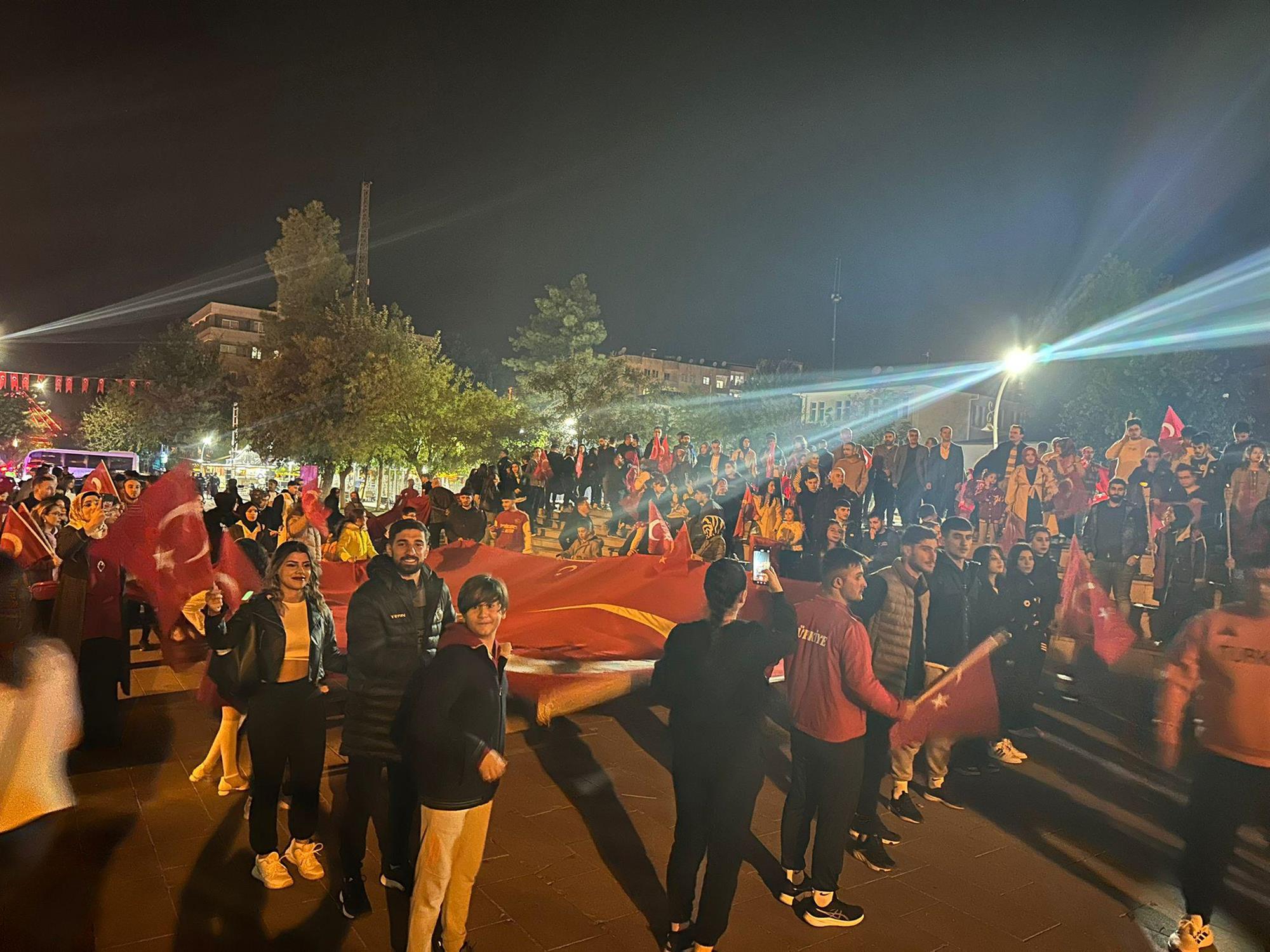 Siirt Üniversitesi Beden Eğitimi ve Spor Yüksekokulu Olarak 29 Ekim Cumhuriyet Bayramı Kutlamalarına Katılım Sağladık